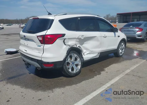 2019 Ford Escape Titanium из США, поврежденный, VIN 1FMCU9J91KUA39111